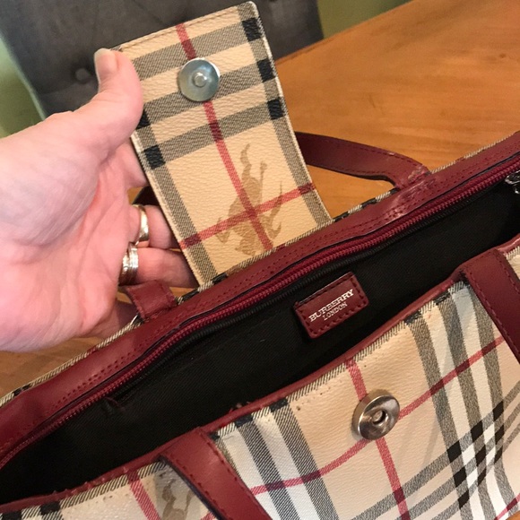 Burberry haymarket handbag. - Picture 6 of 6